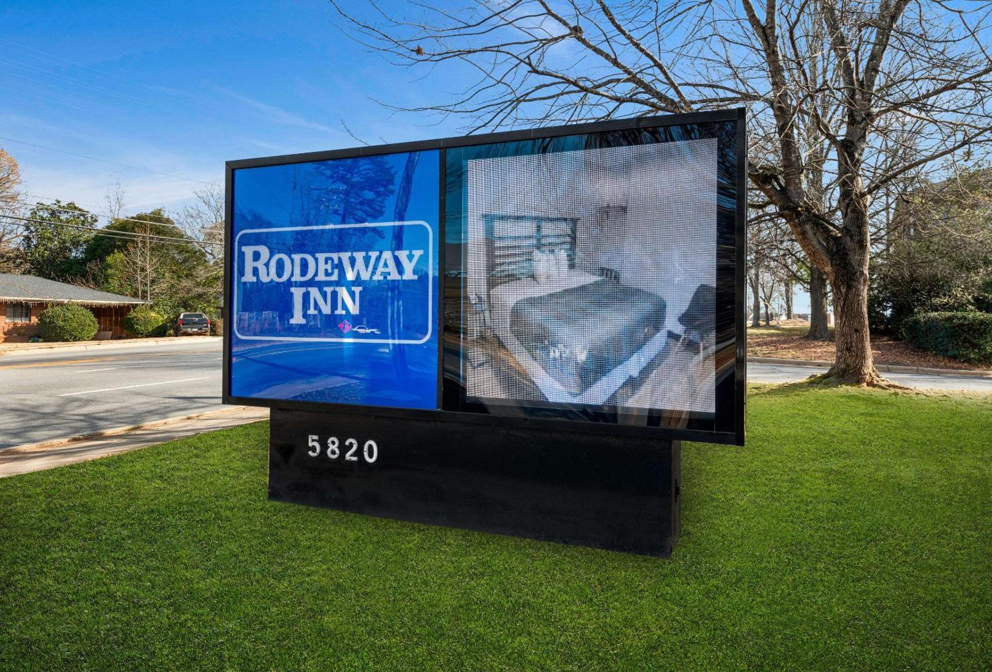 Rodeway Independence Blvd Pensão